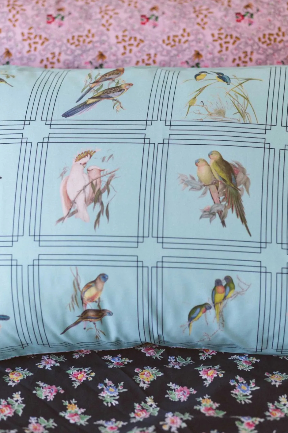 australian_birds_pillowcase_set_organic_cotton_2.webp Outlet Lazybones Australian Birds Pillowcase Set *Organic Cotton