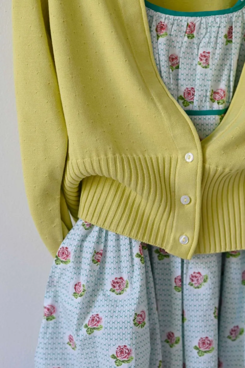 carly_cardigan_in_muted_lime_organic_cotton_5.webp Cheap Lazybones Carly Cardigan In Muted Lime *Organic Cotton