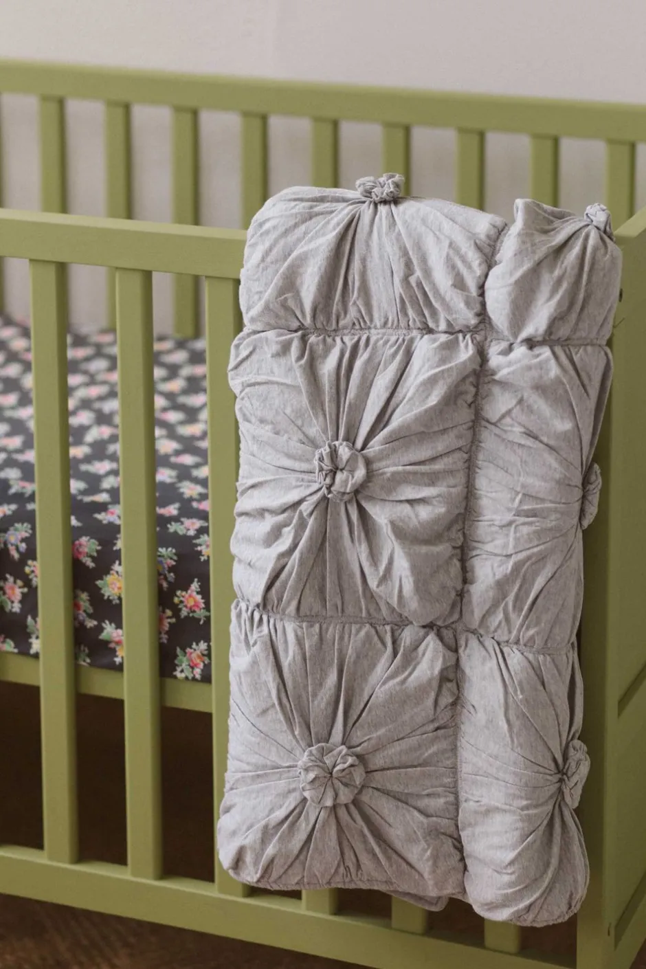 cot_quilt_rosette_grey_marle_organic_cotton_2-1.webp Best Lazybones Cot Quilt Rosette Grey Marle *Organic Cotton