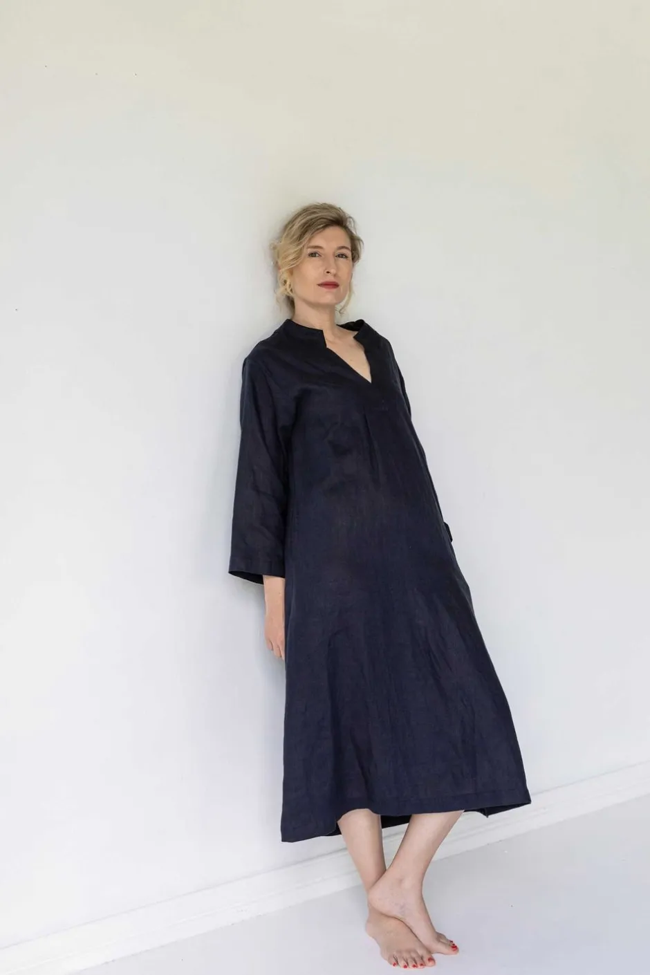 emma_linen_dress_in_dark_navy_2.webp Cheap Lazybones Emma Linen Dress In Dark Navy