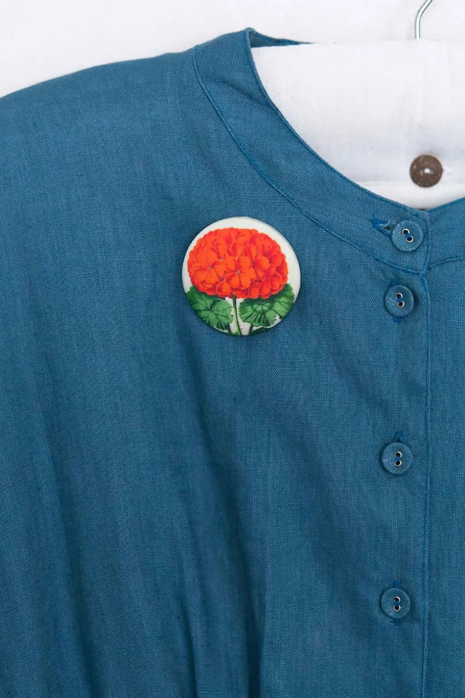 Fashion Lazybones Geranium Brooch