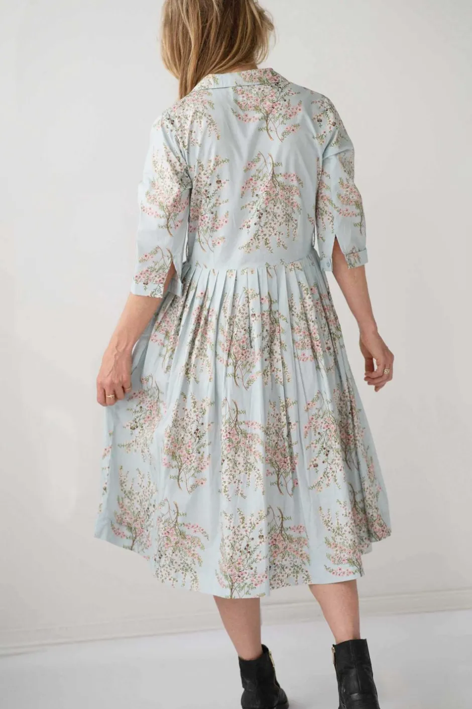 gianna_dress_manuka_4.webp Cheap Lazybones Gianna Dress Manuka