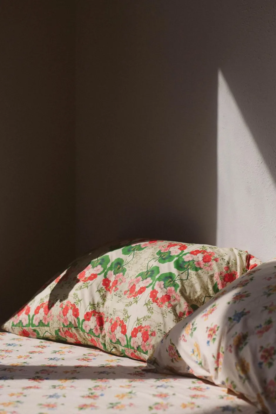 pelargonium_pillowcase_set_organic_cotton_2.webp New Lazybones Pelargonium Pillowcase Set *Organic Cotton