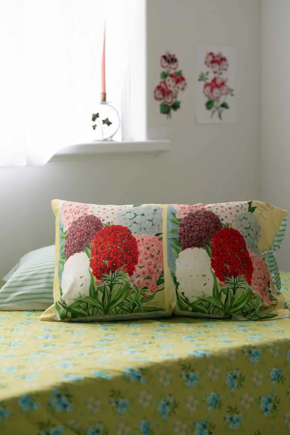 phlox_pillowcase_set_2.webp Outlet Lazybones Phlox Pillowcase Set
