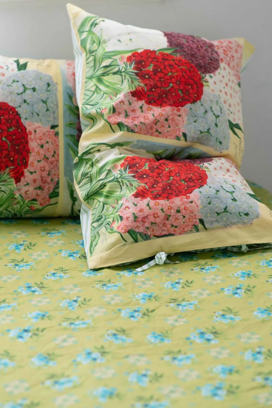 phlox_pillowcase_set_3.webp Outlet Lazybones Phlox Pillowcase Set