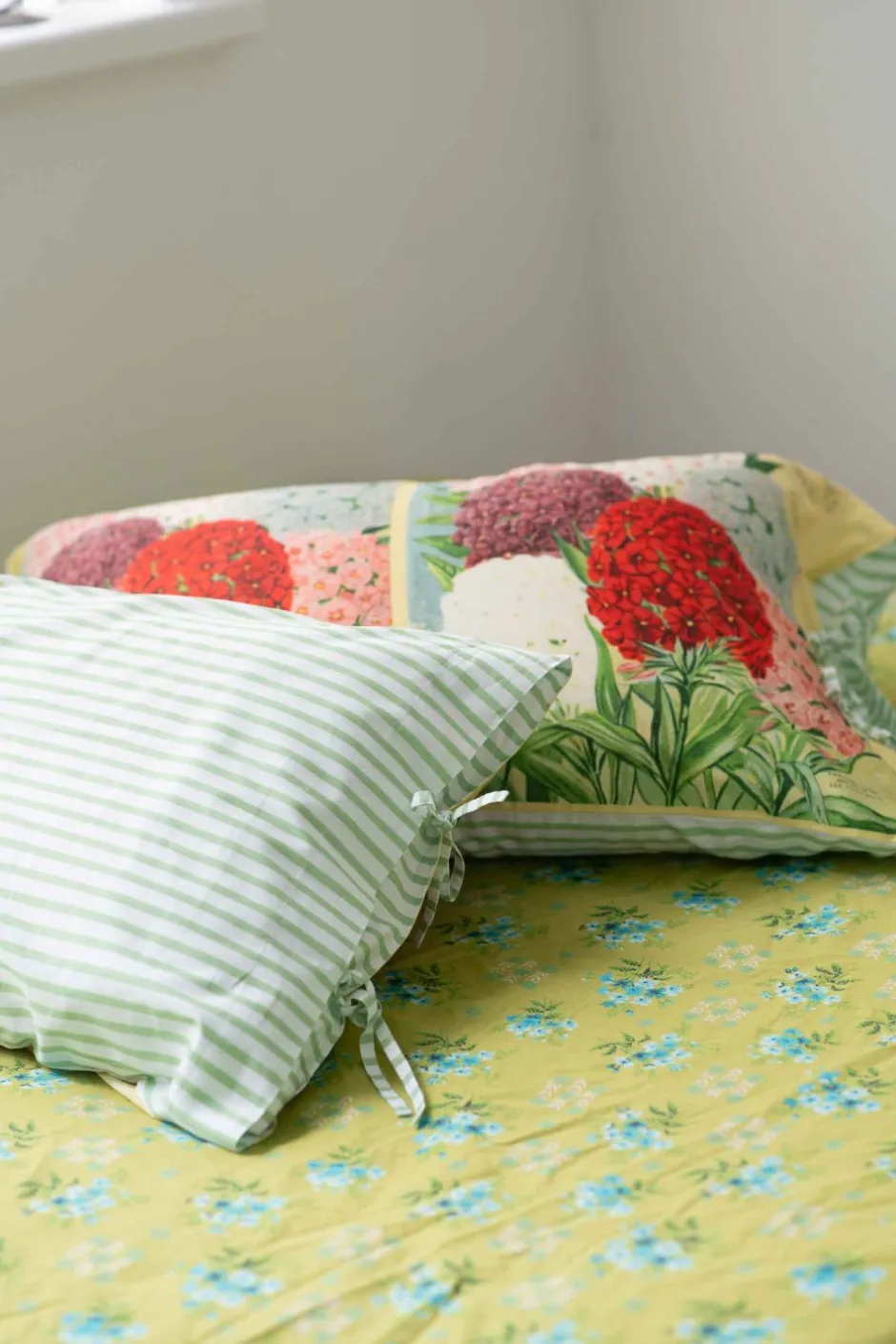 phlox_pillowcase_set_4.webp Outlet Lazybones Phlox Pillowcase Set