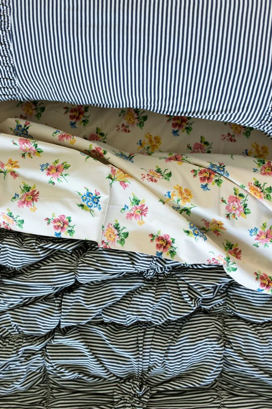 pillowcase_set_in_charcoal_stripe_organic_cotton_5.webp Discount Lazybones Pillowcase Set In Charcoal Stripe *Organic Cotton