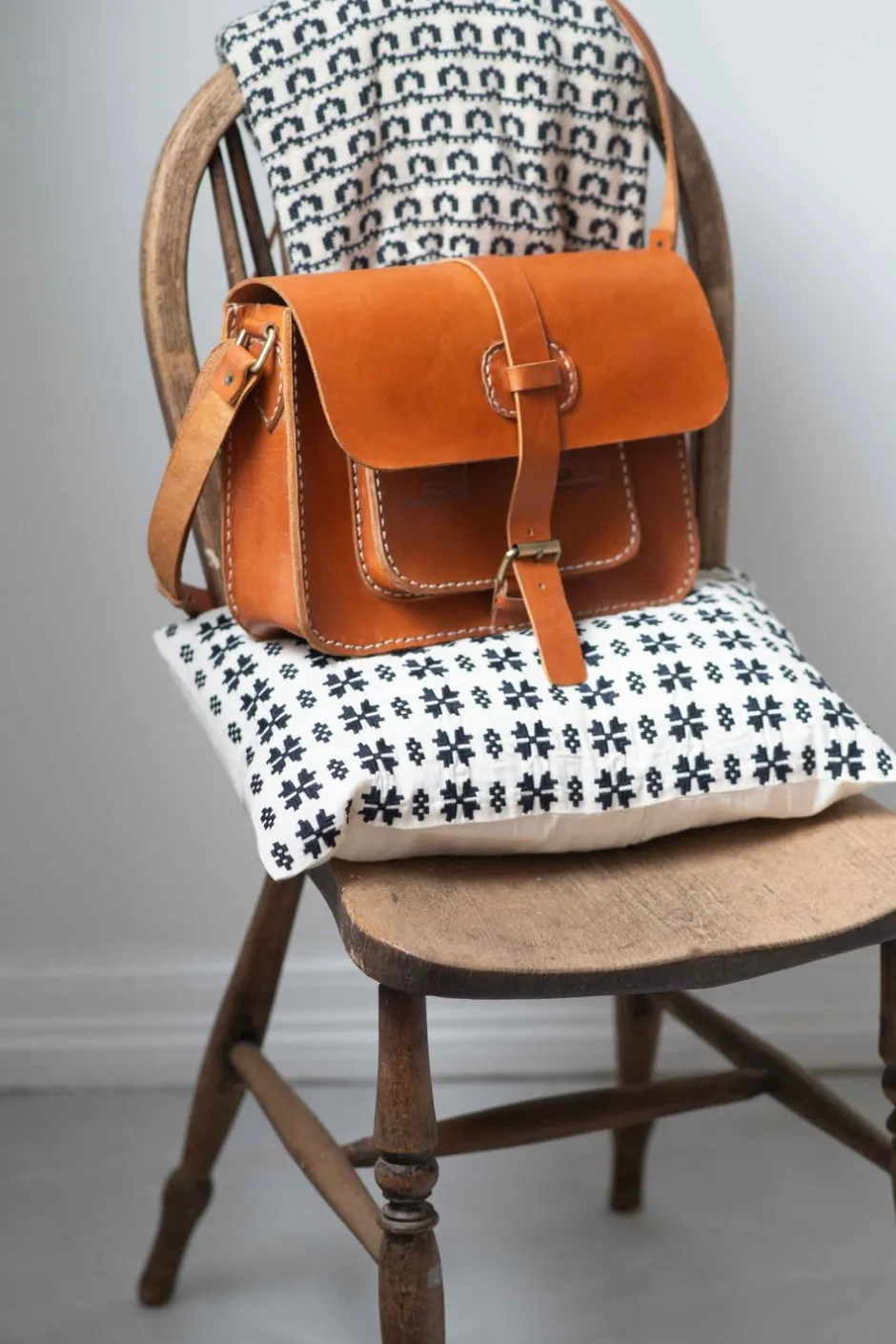 Sale Lazybones Rising Sun Leather Satchel