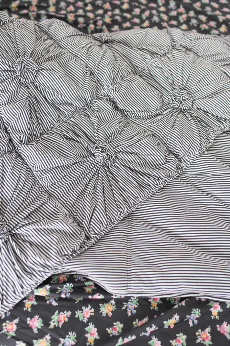 rosette_quilt_in_charcoal_stripe_organic_cotton_3.webp Best Lazybones Rosette Quilt In Charcoal Stripe *Organic Cotton