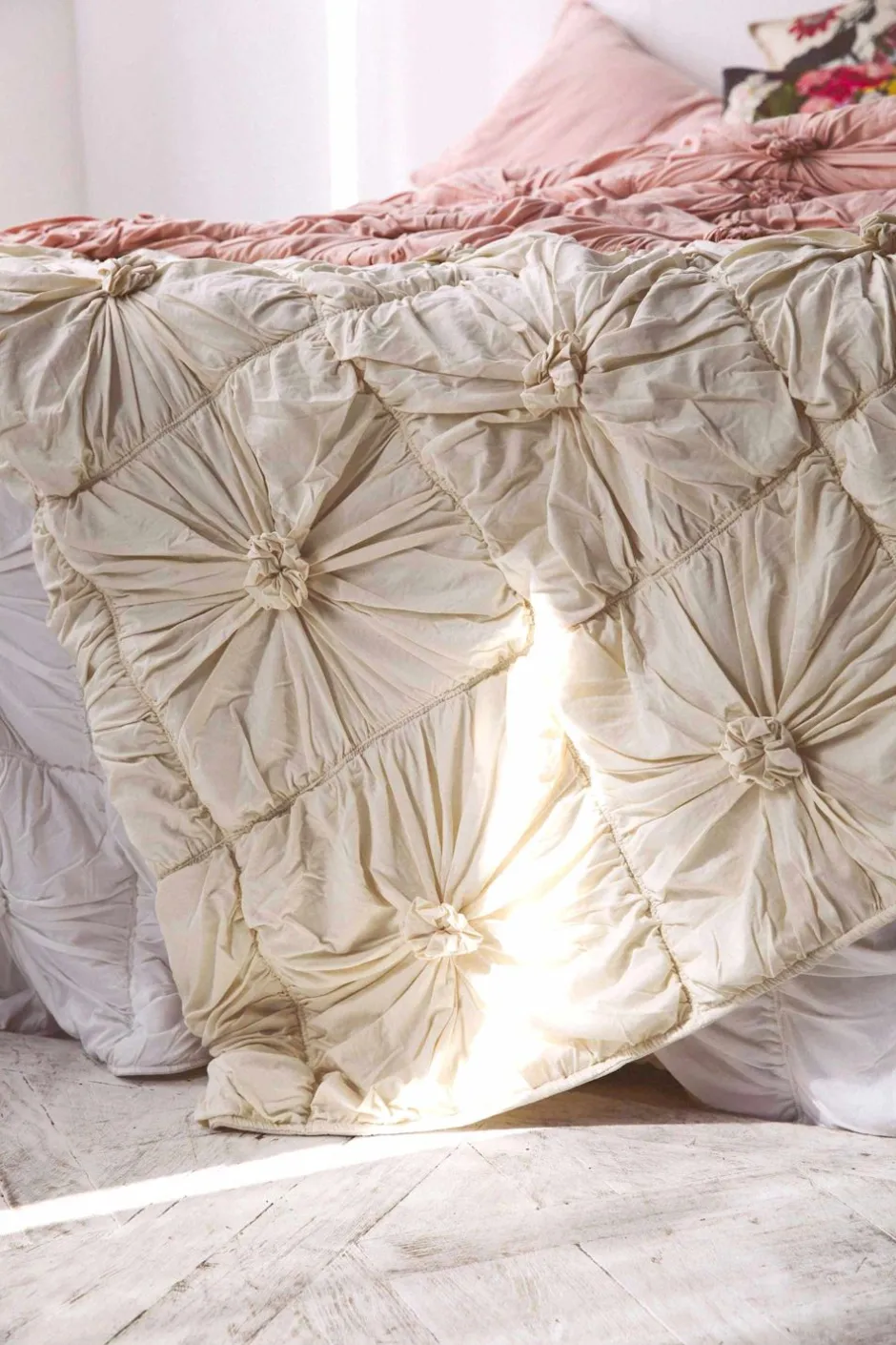 rosette_quilt_in_natural_organic_cotton_4.webp Best Lazybones Rosette Quilt In Natural *Organic Cotton