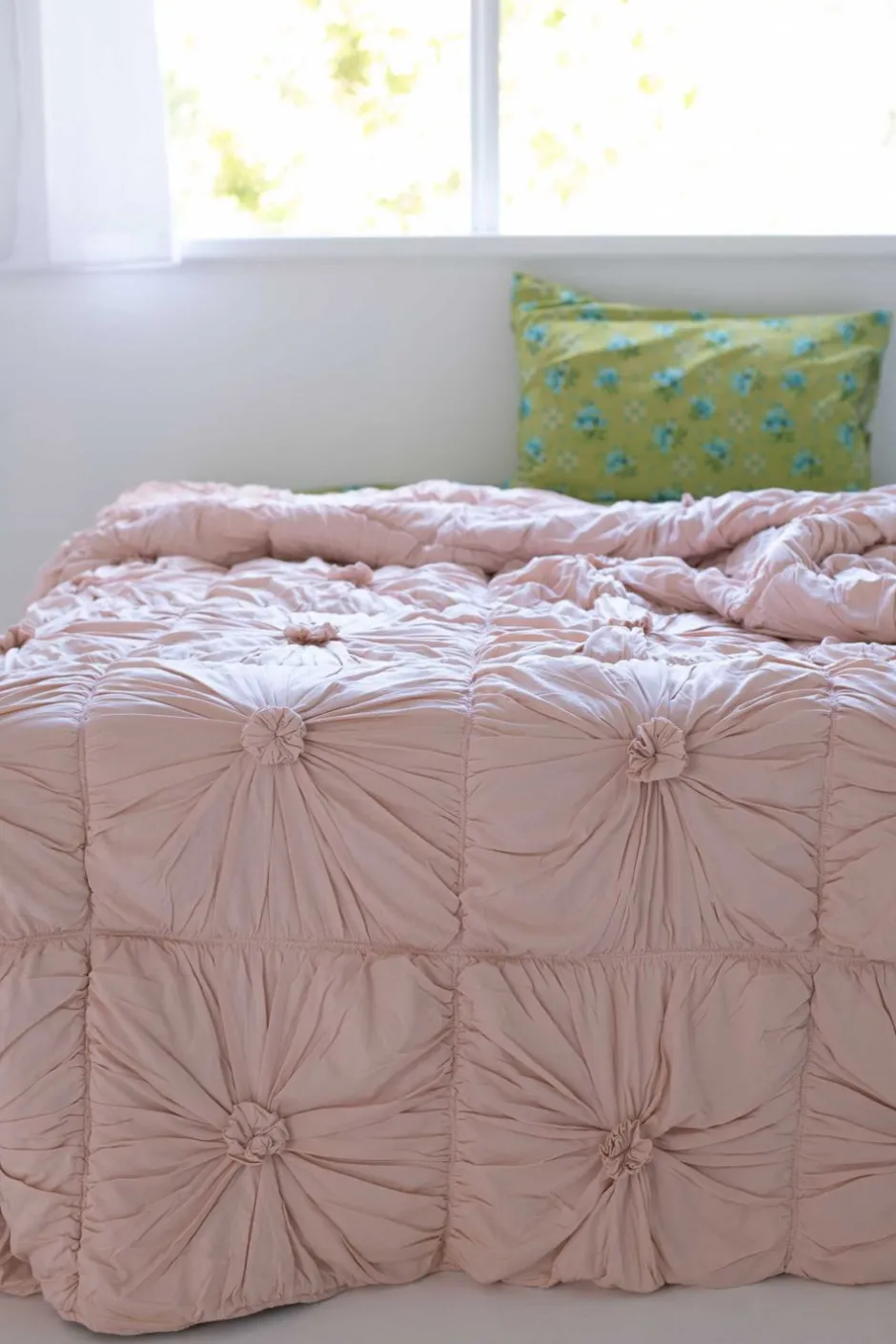 rosette_quilt_in_tuscan_pink_organic_cotton_3.webp Sale Lazybones Rosette Quilt In Tuscan Pink *Organic Cotton