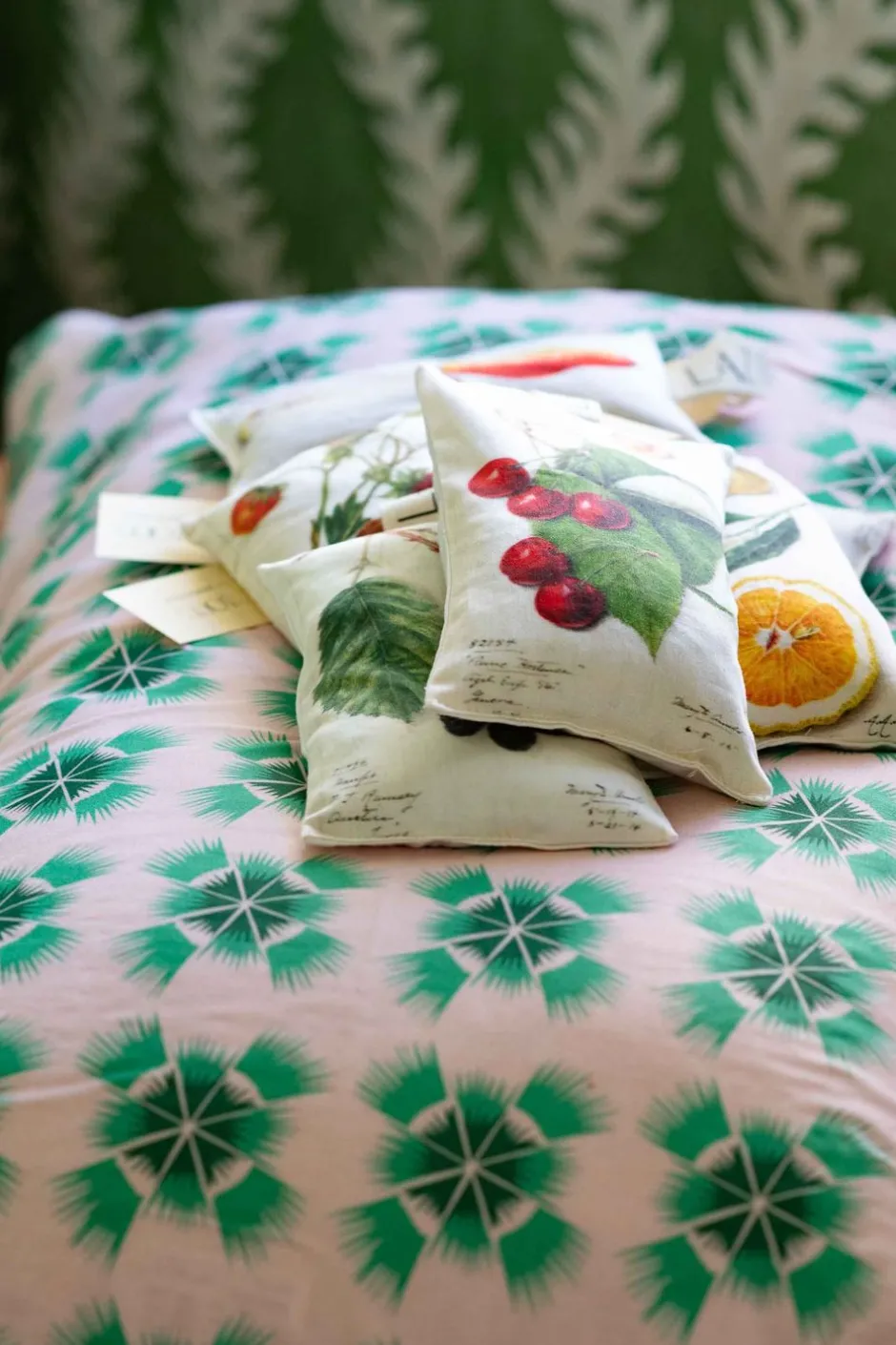 scented_sachet_fragaria_2.webp New Lazybones Scented Sachet Fragaria